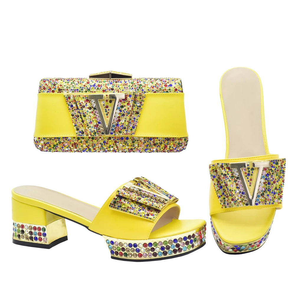 Latest Red Color African Women Party Italian Shoe with Matching Bag for Women Ladies Shoes and Bag Set Decorated with Rhinestone